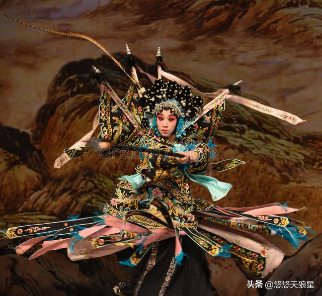 股市里面每个人都不容易,股市没那么复杂