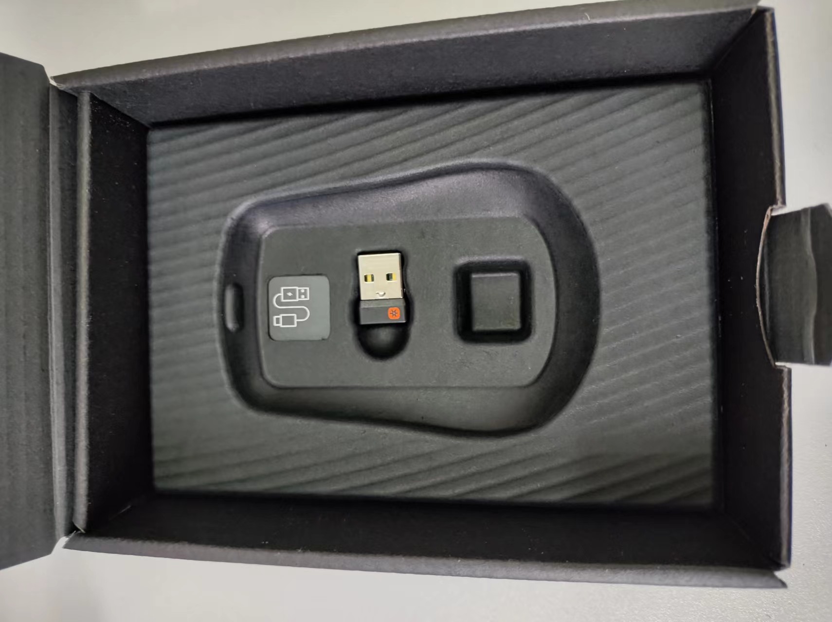 罗技办公旗舰鼠标MXanywhere3,罗技mxanywhere3鼠标连接电脑