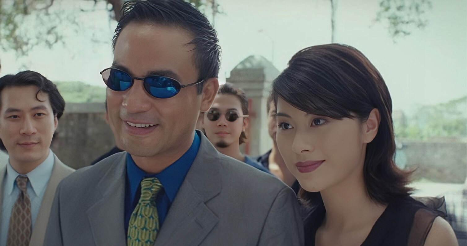 香港知名女星举行设灵仪式，彩色遗照曝光，烧炭自杀身亡年仅46岁