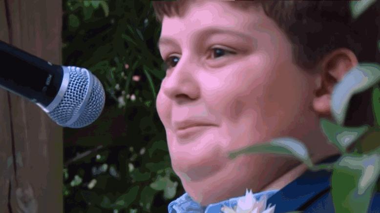 美国男子爱上巴西21岁女模特，男子多次前往巴西与她约会