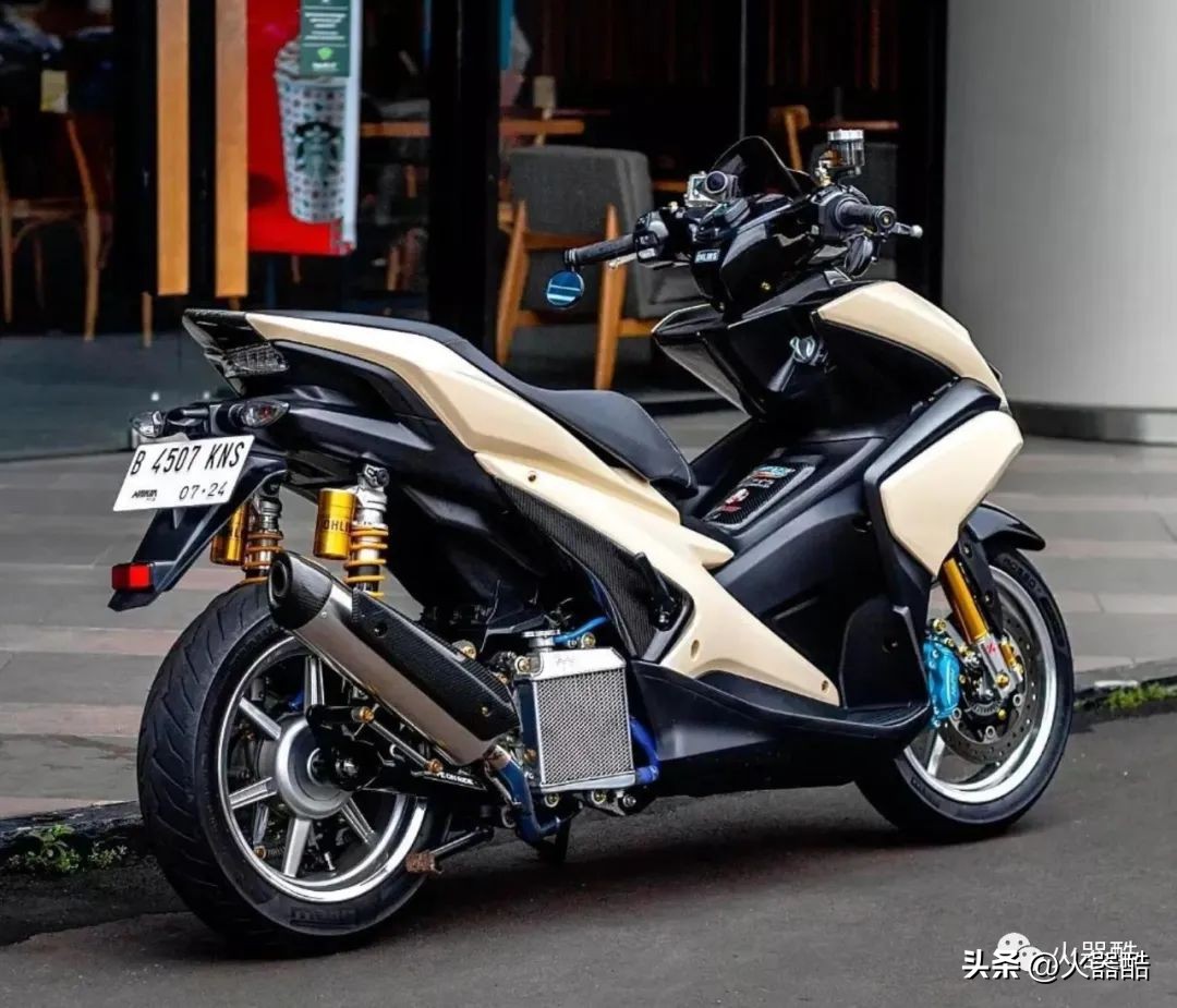 雅马哈nvx155帅气视频,aerox155与nvx155哪个好