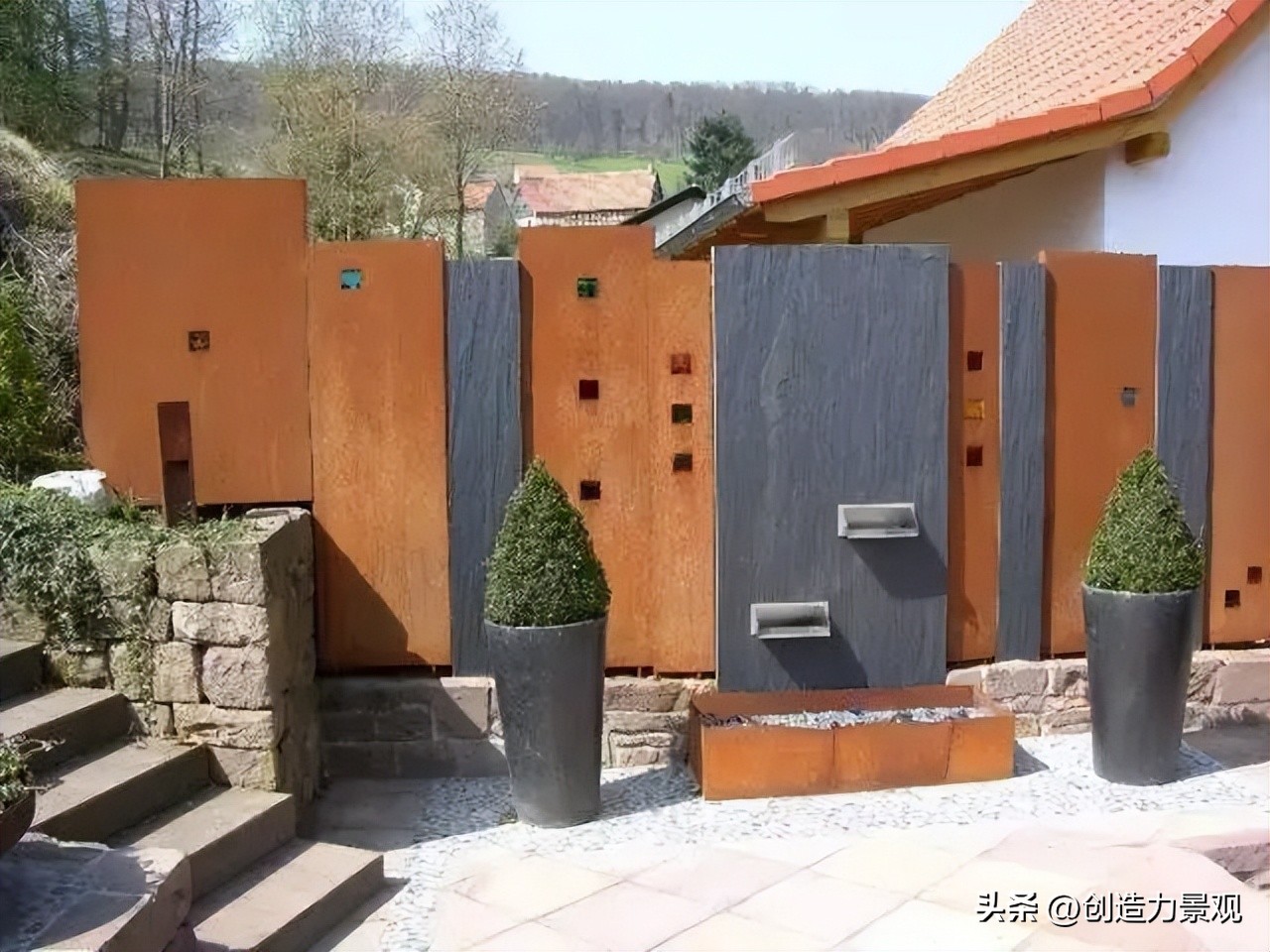 越“锈”越惹人爱的耐候钢，在庭院造景中也被广泛应用着