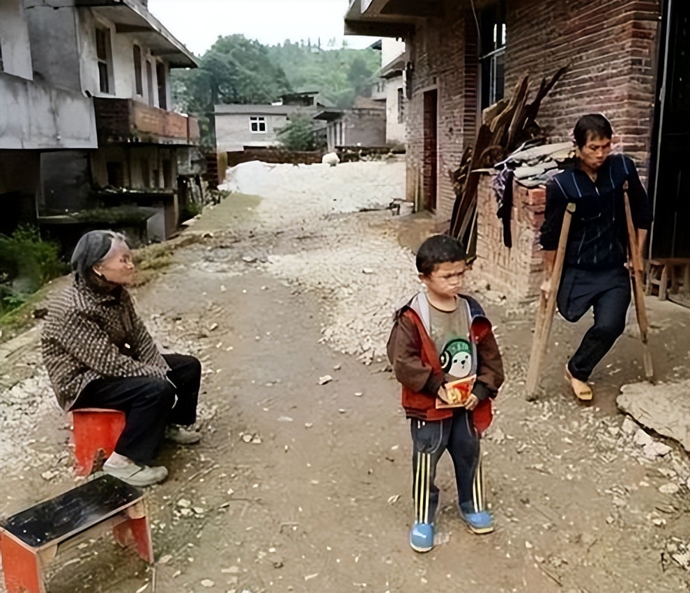 以前的小马云对比现在的小马云,小马云走红四年被抛弃