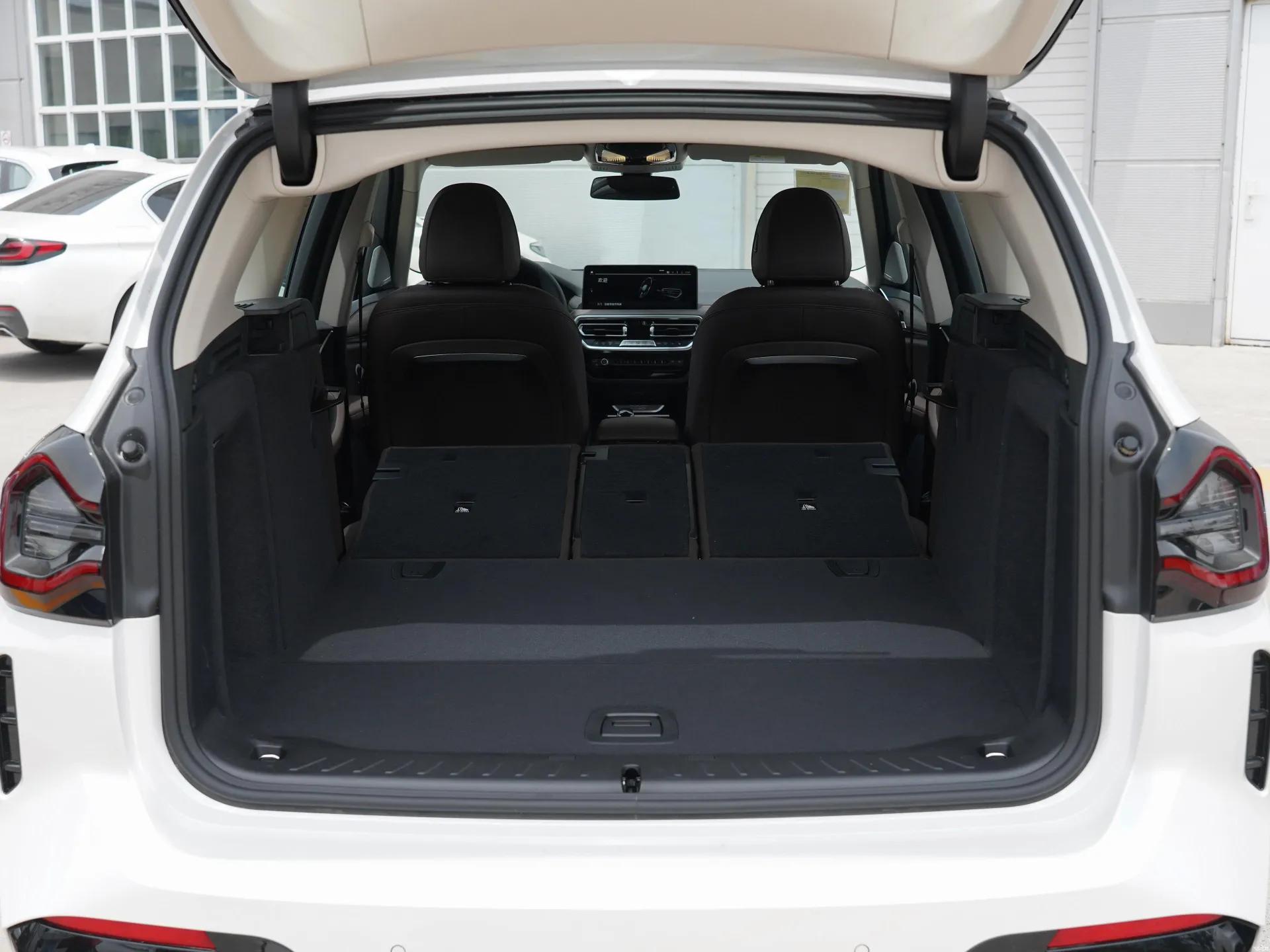 x330i领先型,x39月改款