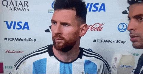 梅西成为球王的最后一次蜕变,35岁的梅西扛起了18岁梅西的愿望