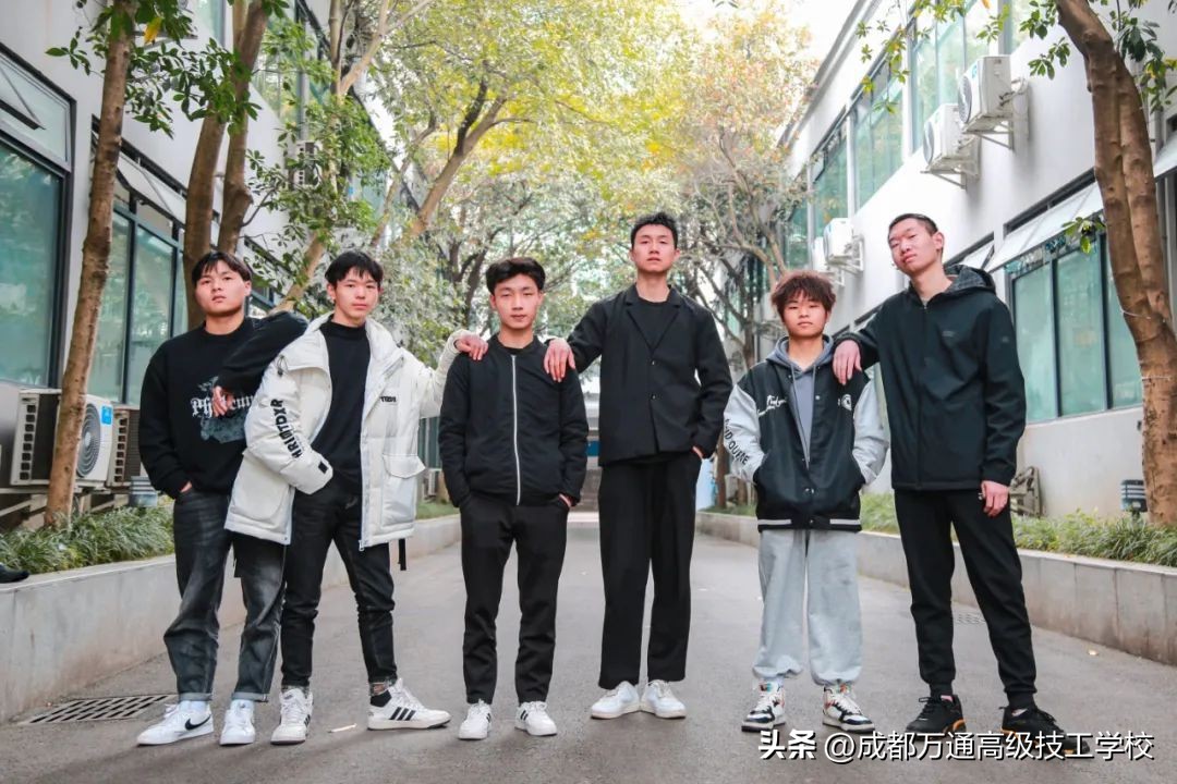 初中生技校专业推荐,现在读技校学什么专业比较好