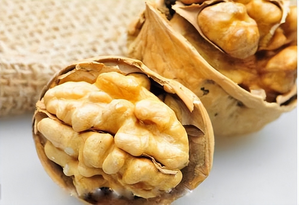 有白发不要急着染,有了白发的人要注意什么