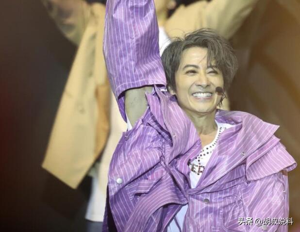 因一句：*鱼岛钓**是中国的，他惨遭封杀20年，如今复出依旧熠熠生辉