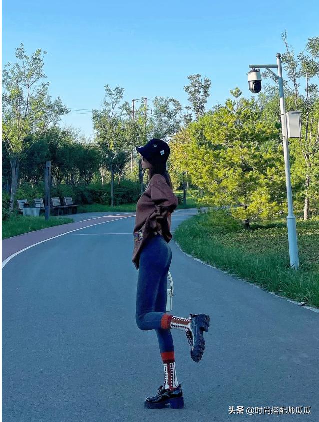 为什么“打*裤底**”这么多讲究？不懂“搭配、配色”，难怪穿得俗气