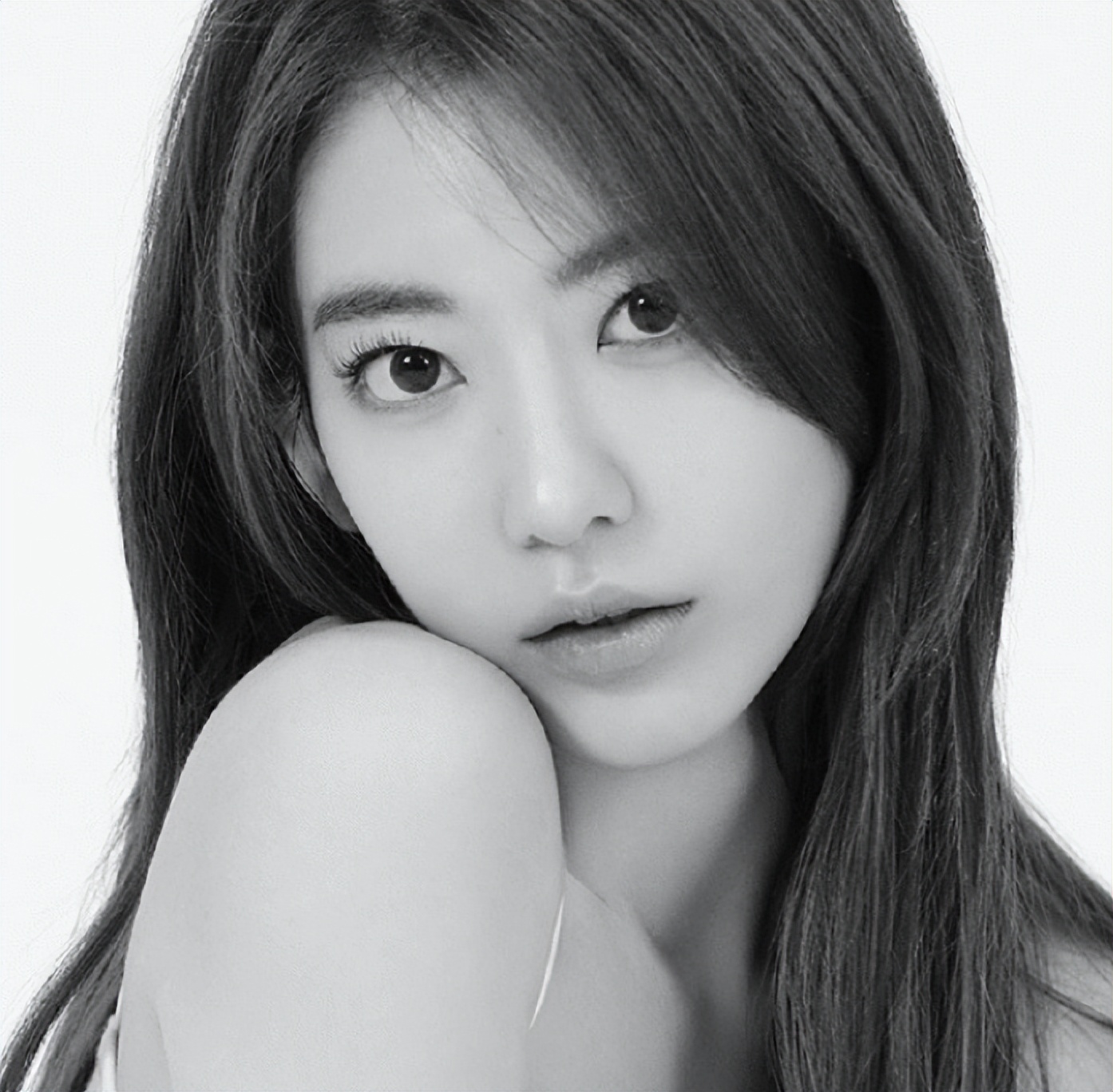 韩式审美毁人！日本偶像韩国出道变网红脸，气质风尘毫无辨识度