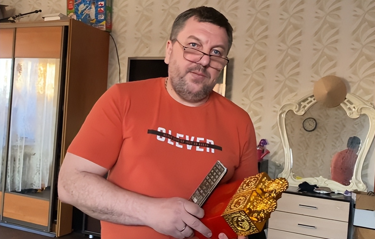 俄罗斯美女嫁给东北3婚男人，夫妻恩爱，网友感慨：他太幸运了