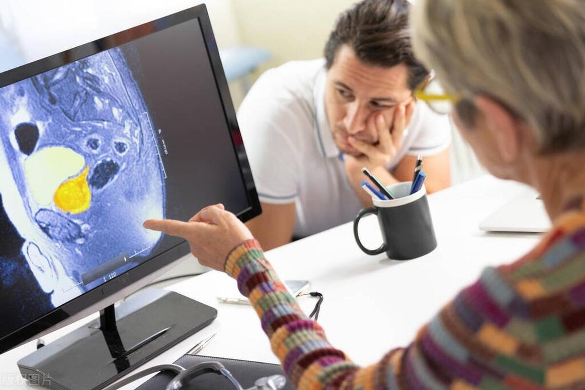 男生被踢到后会发生什么事,男生被踢到要紧吗