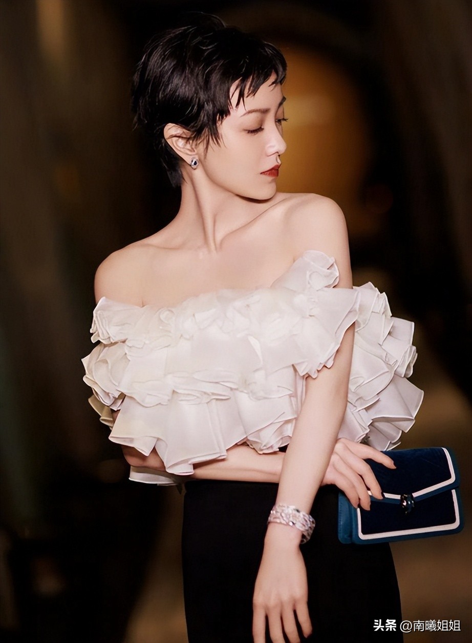 30-40岁洋气超短烫卷发减龄,适合50岁的减龄短羊毛卷发型