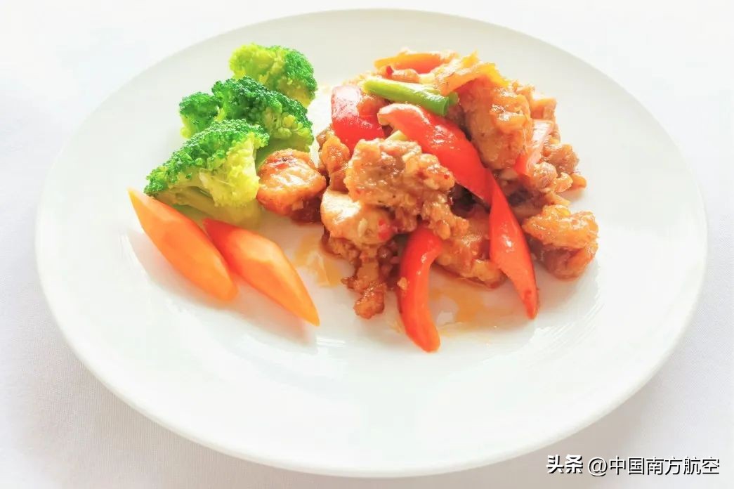 南航国际航班付费经济舱,南航飞机选餐流程