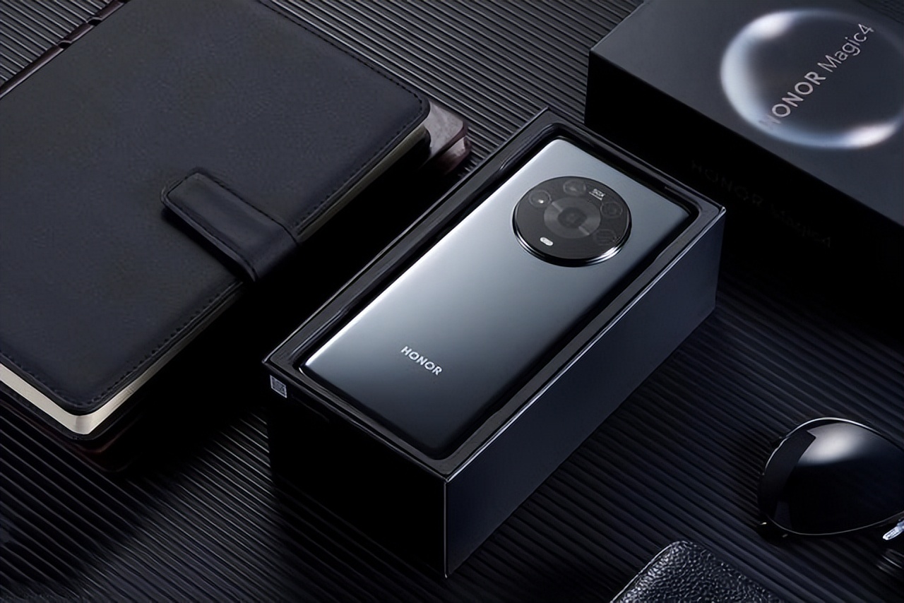 现在买手机性价比较高的是哪一款,现在买手机2500-3000推荐买哪款