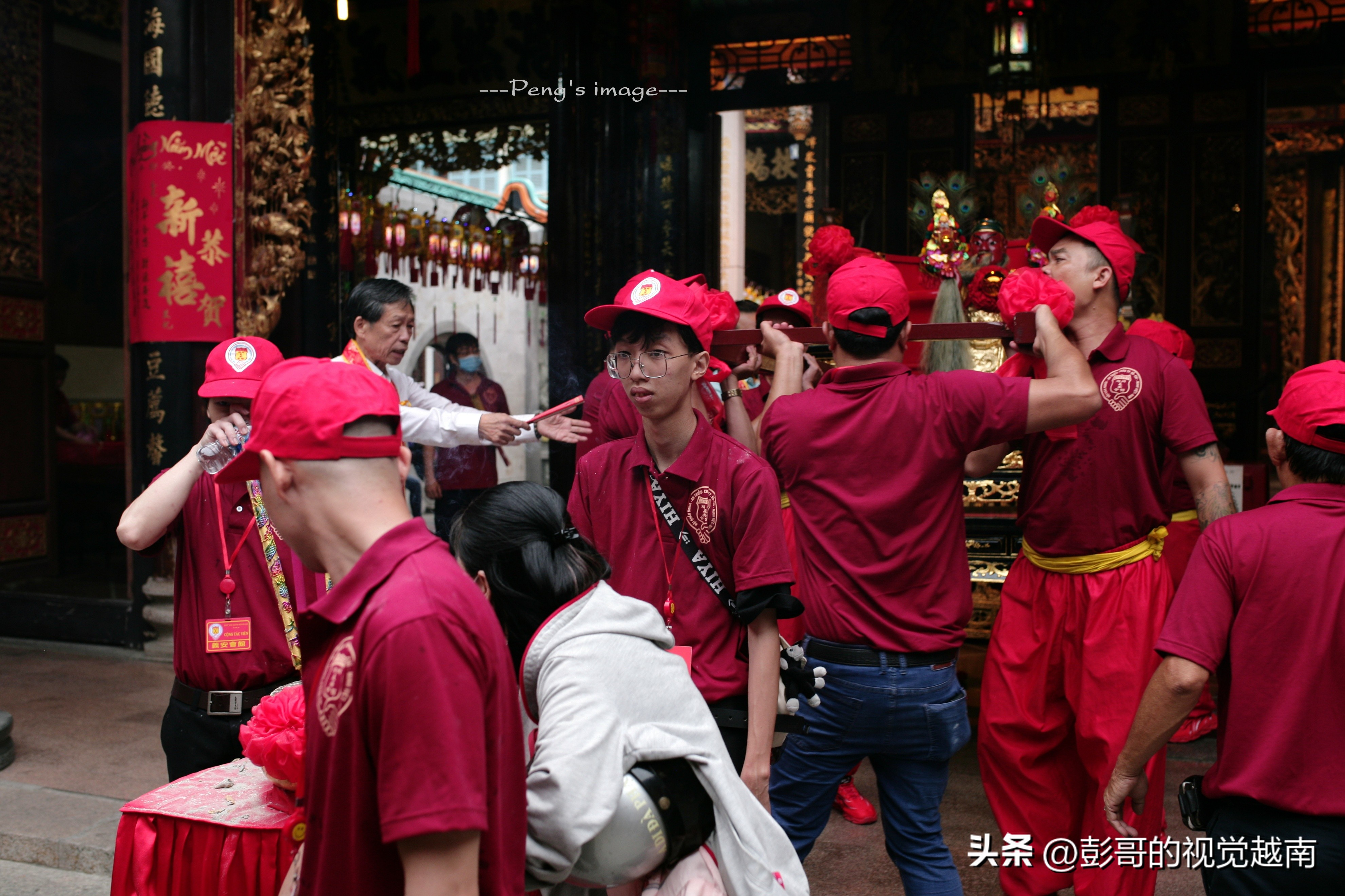 越南西貢華人的【恭請關聖帝君聖駕出遊】活動。