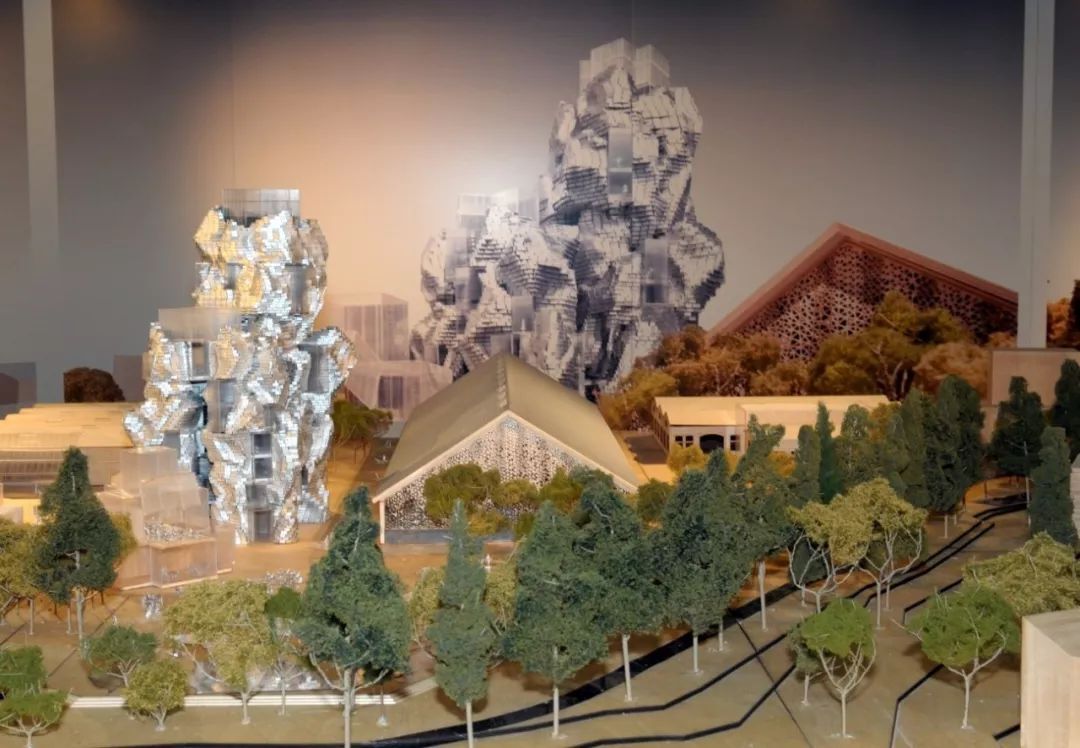 解构主义弗兰克盖里,美国建筑师弗兰克盖里的建筑风格