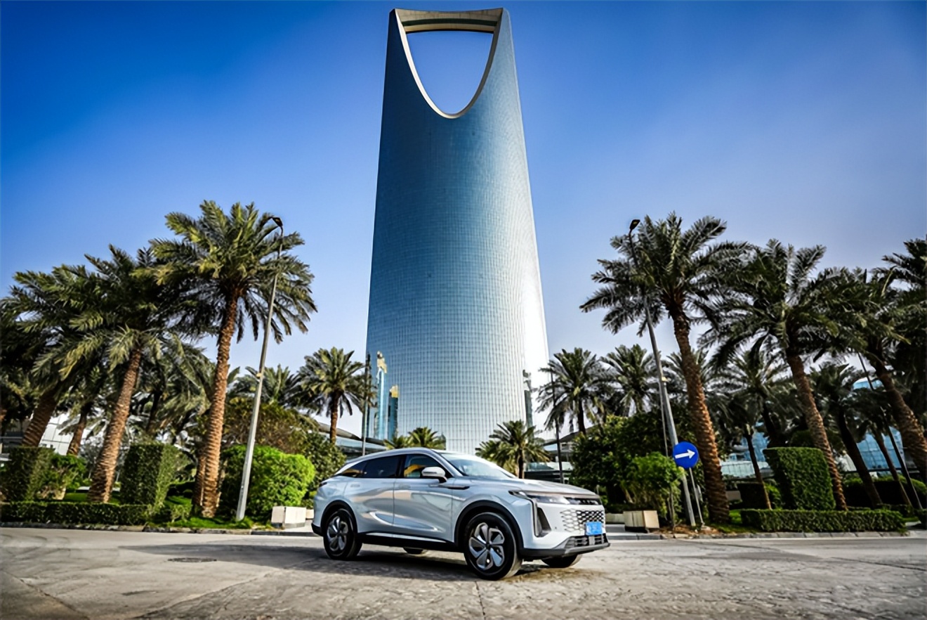 《跟着瑶光看世界》，用多项“第一”掀起短视频营销风暴