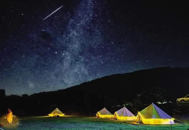 金石滩三亚湾,南有三亚湾北有金石滩的海报