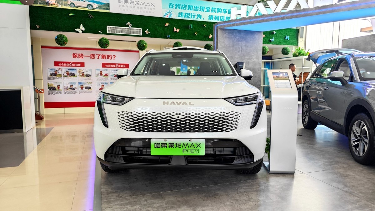 哈弗枭龙max空间宽敞智能配置丰富,哈弗枭龙max4驱