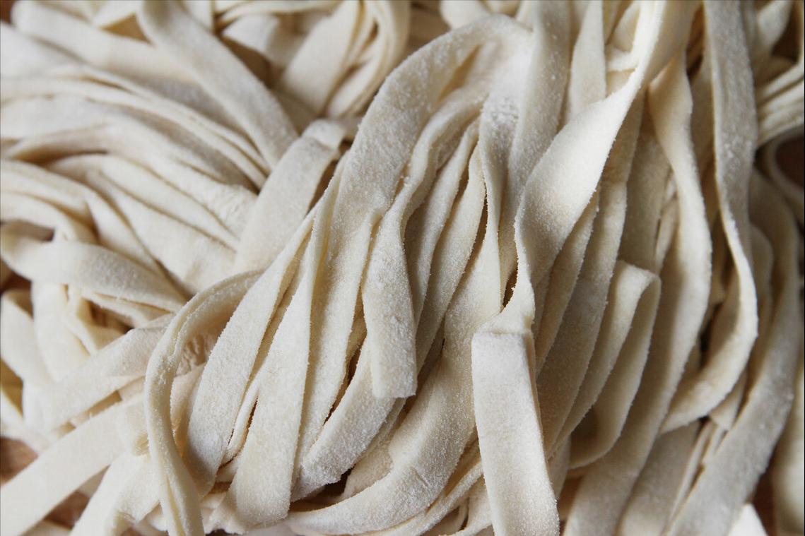 如何使手擀面劲道不断,如何擀面又薄又劲道