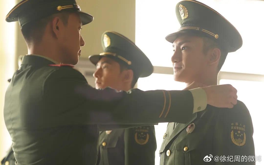 看《特战荣耀》的军盲，连哪个官大都分不清？先把军衔分清再看