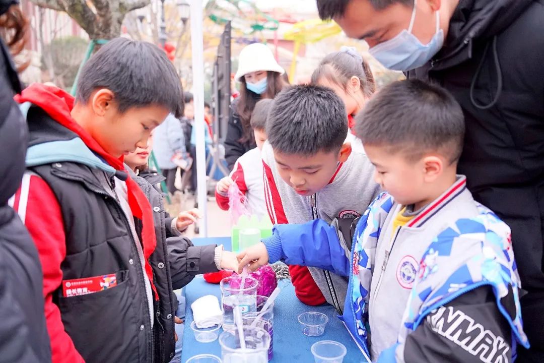 家长参观学校对学校的赞赏,蓝港外国语学校活动