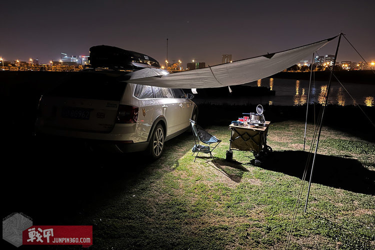 fenixcl28r露营效果,全能多用fenixcl28r多功能户外灯