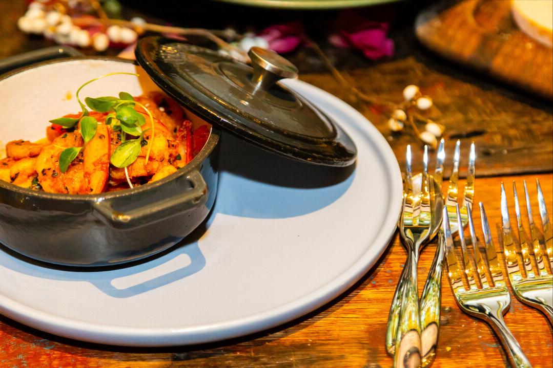 西餐厅给一杯柠檬水是干嘛的,去餐厅吃饭倒茶礼貌