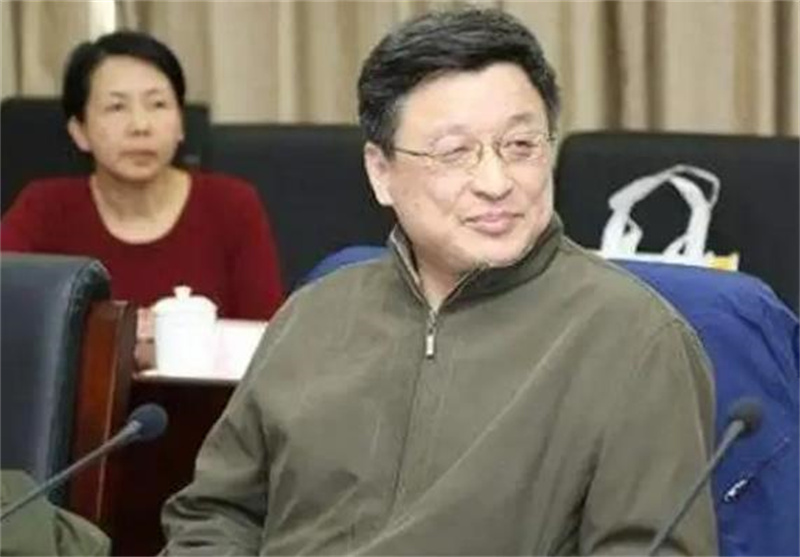 杨振宁82岁娶28岁娇妻现状,杨振宁82岁娶28岁娇妻模样