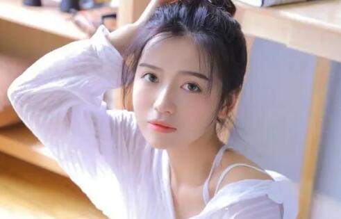 女生回复嗯嗯是什么意思,女生回复嗯嗯和嗯呢的区别