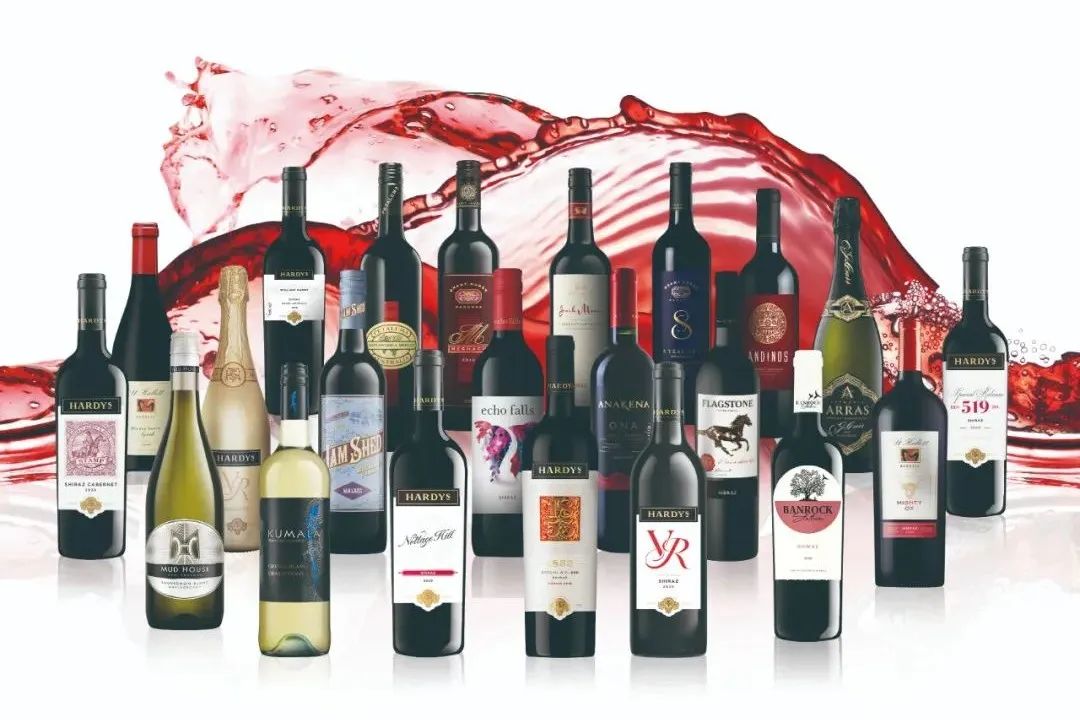 誉加发力潮饮赛道,Lambrini蓝布妮妮梨酒国内上市