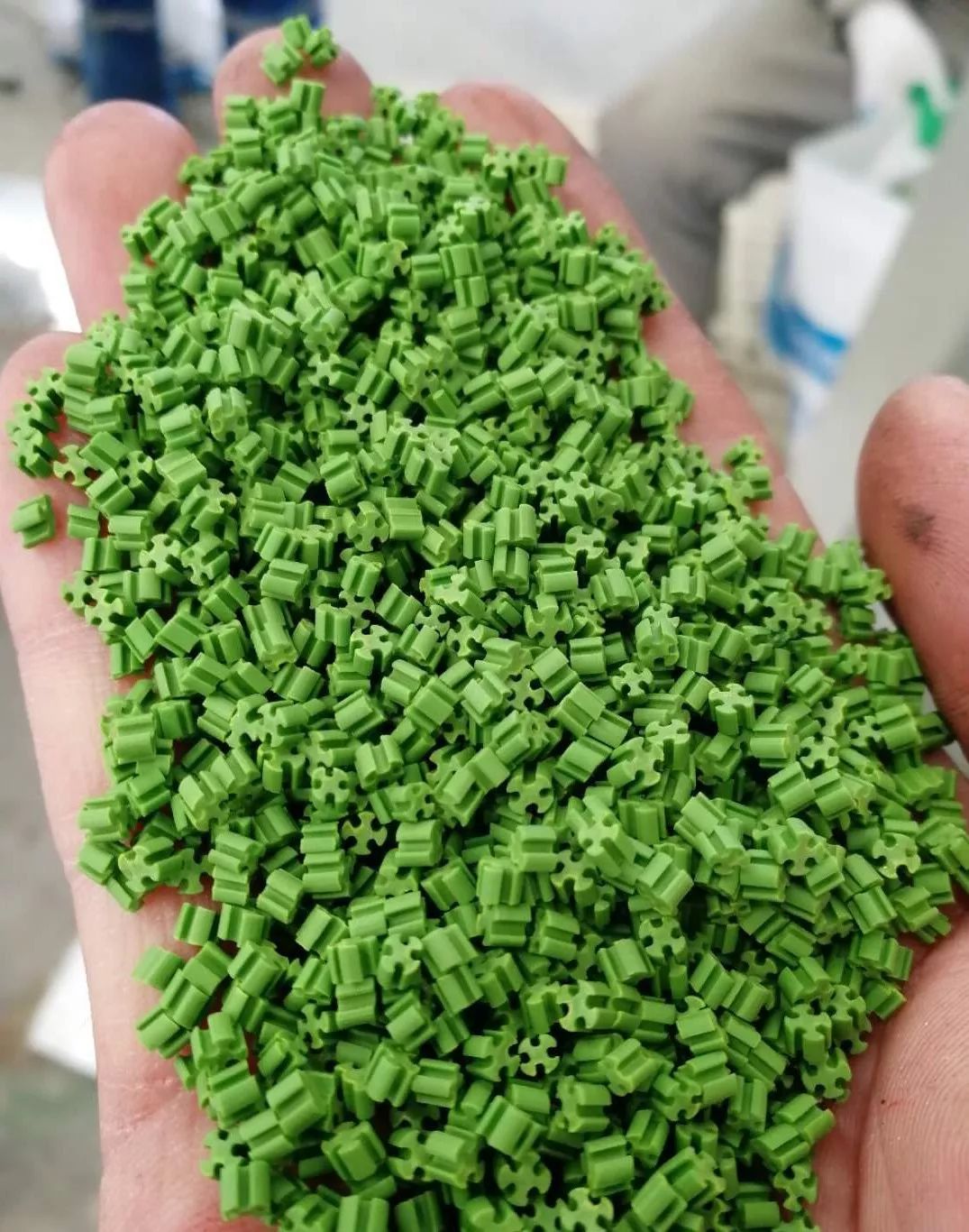 新国标人造草坪足球场,新国标人造草坪