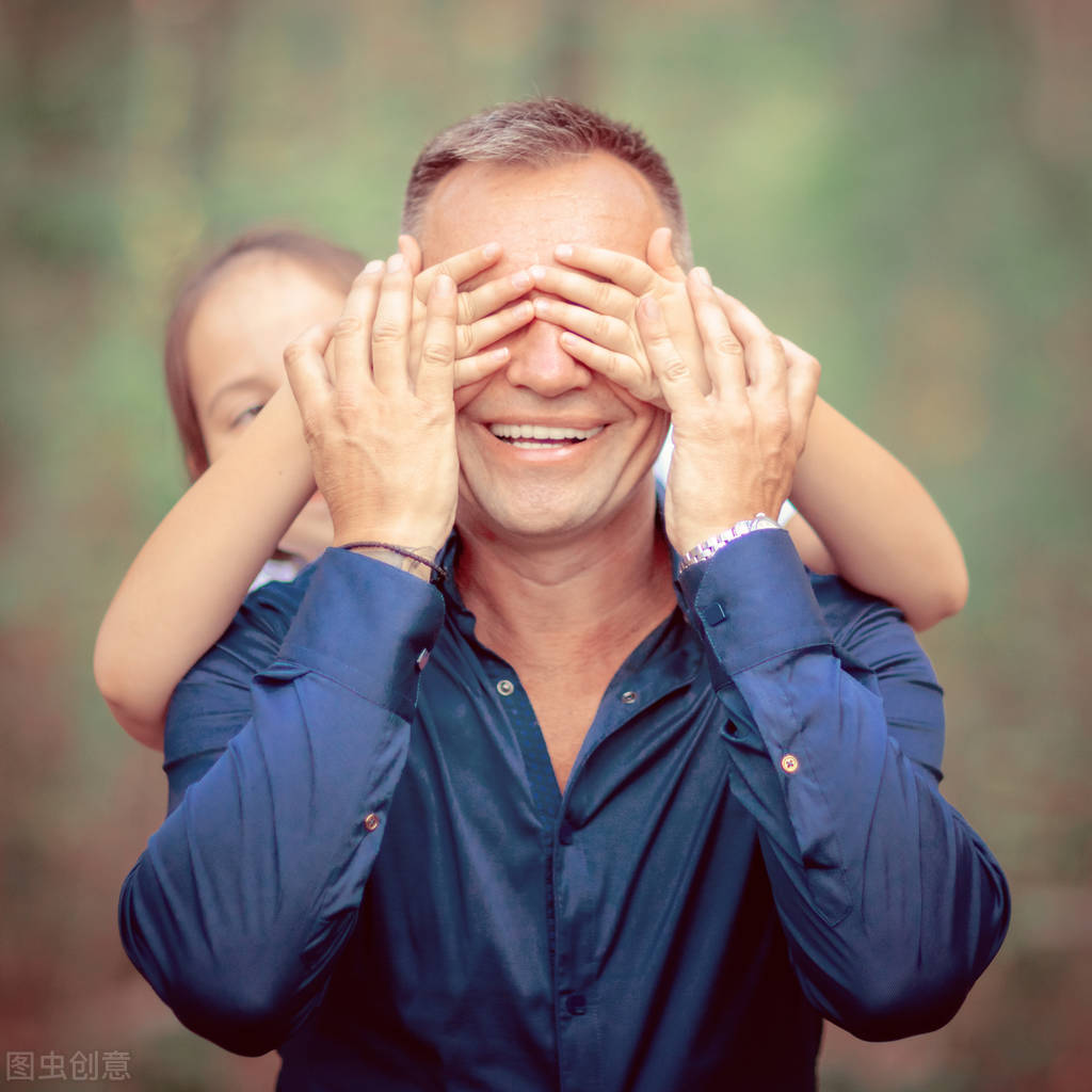 闺女上学谈恋爱怎么办,养女在家里没地位27岁不敢谈恋爱