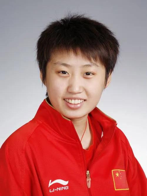 国乒女队王楠,王楠张怡宁女乒团体比赛视频