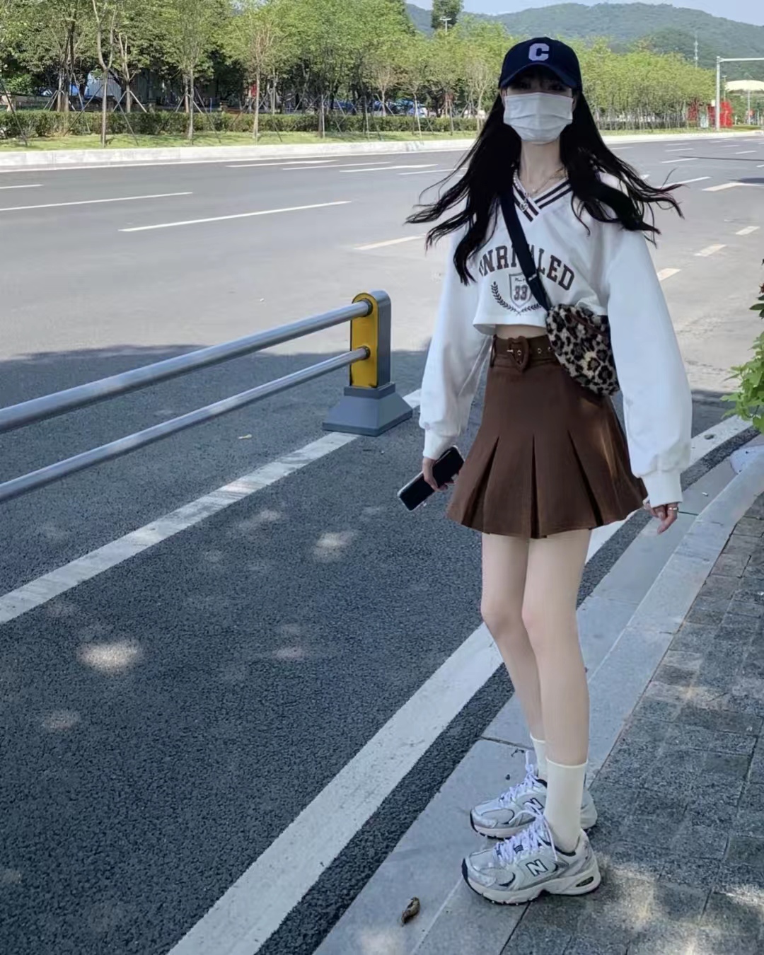 宽松版卫衣搭直筒宽松休闲裤,宽松卫衣怎么搭配裙子才好看