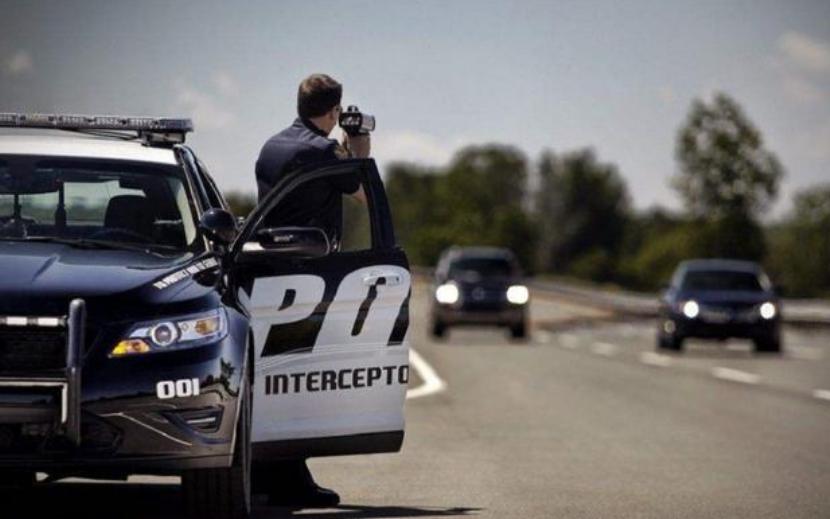 他*底卧**黑帮24年,无奈对上级说道:“再不收网,我就成老大了”