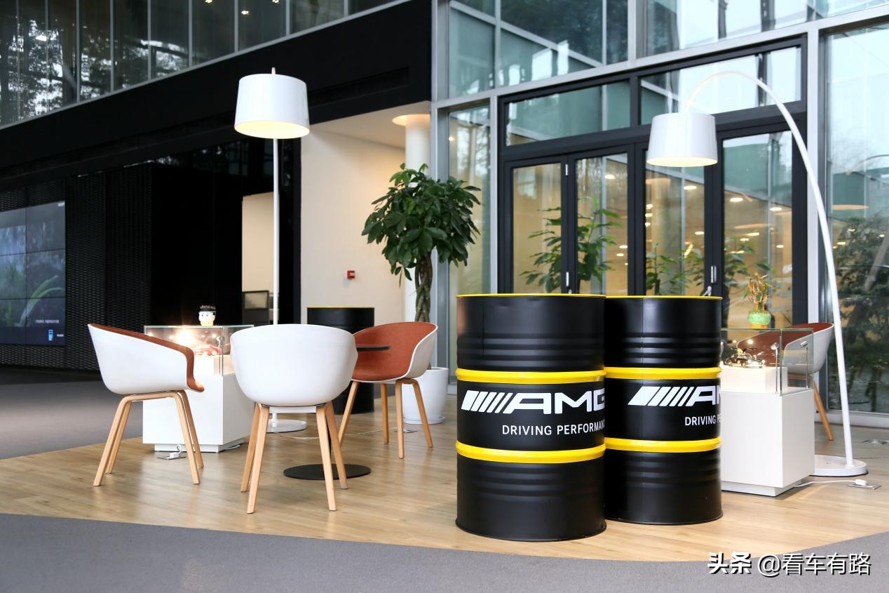 探店奔驰武侯华星锦业，奔驰EQA和EQC到底怎么样？