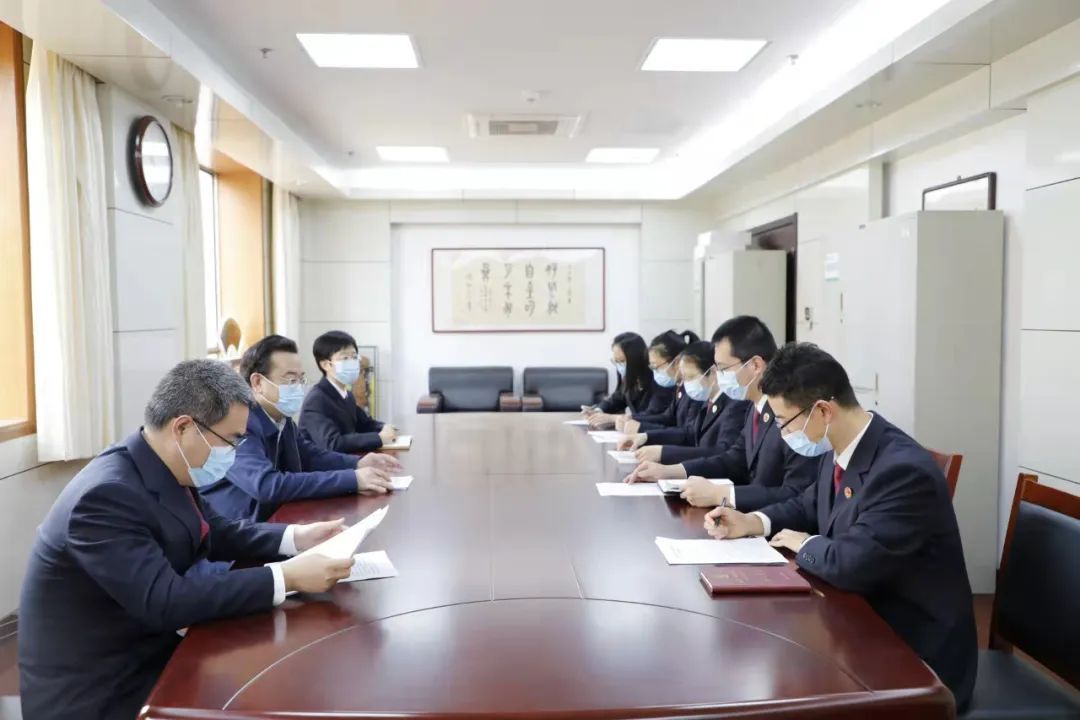 公司让员工借钱垫付,高管让员工背债