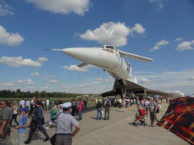 乌军10个旅围攻顿涅茨克,乌军10个旅展开猛攻
