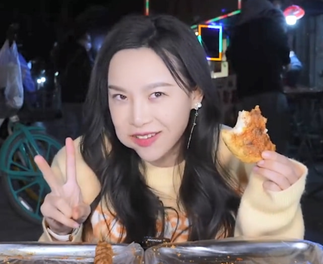 网红小贝饿了最近情况,网红小贝饿了竖屏视频