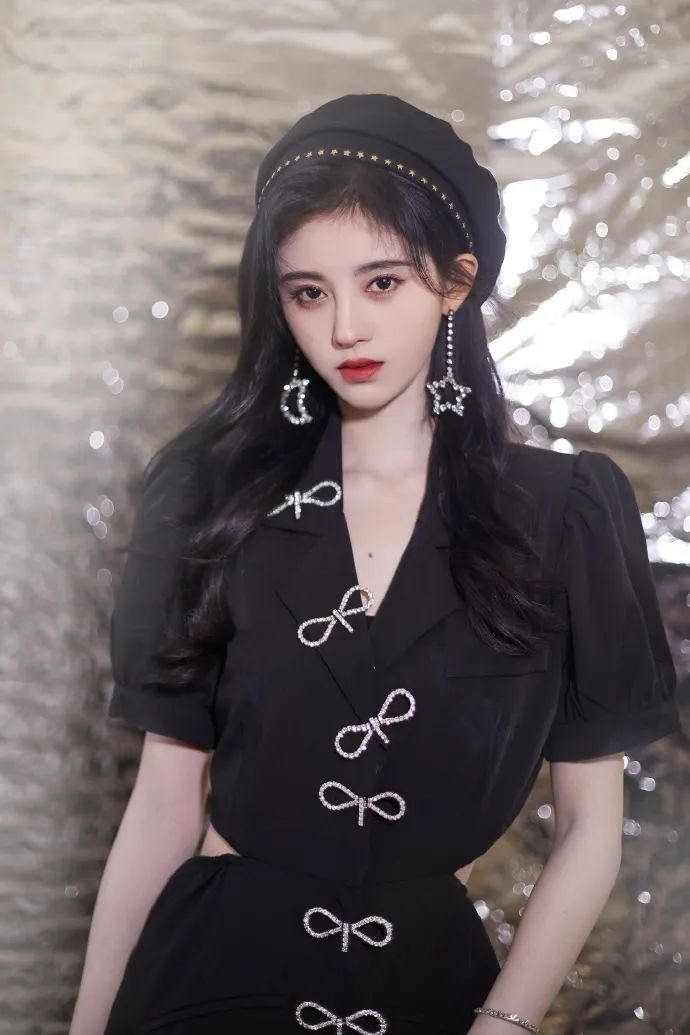 鞠婧祎应该算流量小花了吧,鞠婧祎最新流量