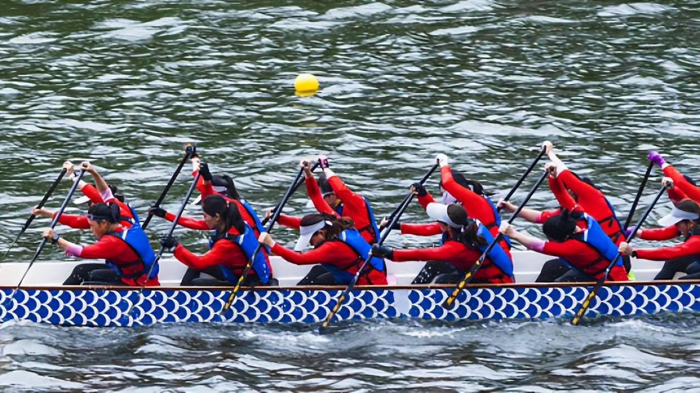 传统龙舟为什么不让女人坐,传统龙舟女生不能上船吗