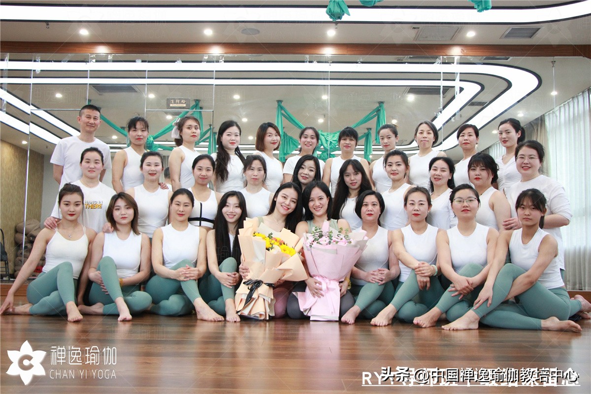 瑜伽教练证怎么考西安,报考瑜伽教练证要多少钱