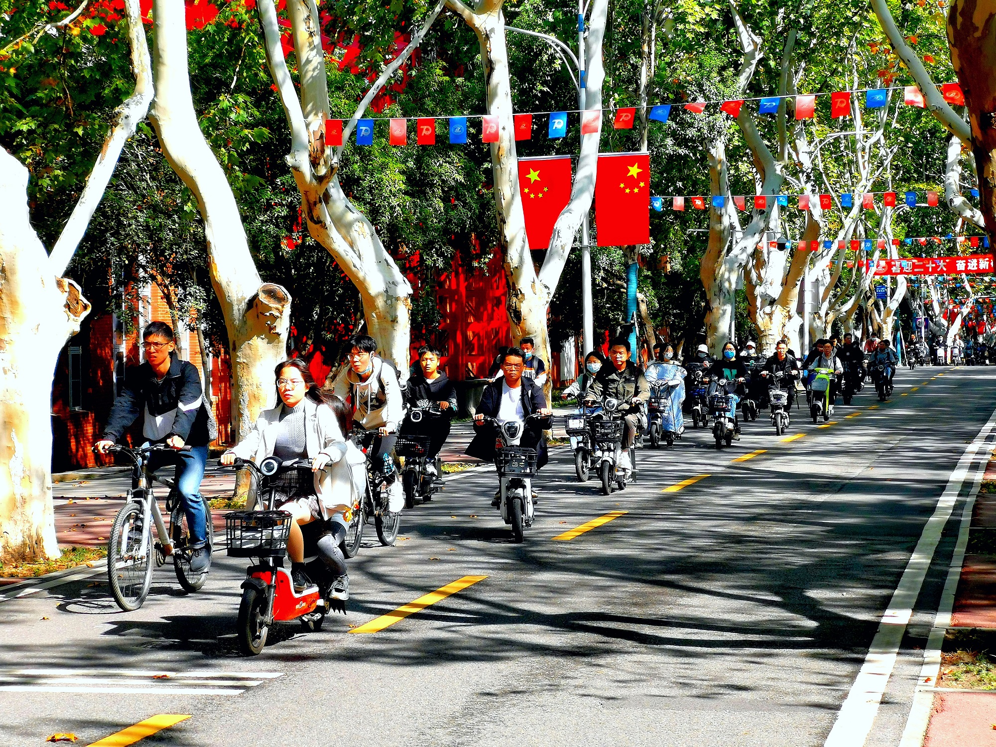 1800岁的武昌，为何能远离老牌城市的诅咒？（深度长文）