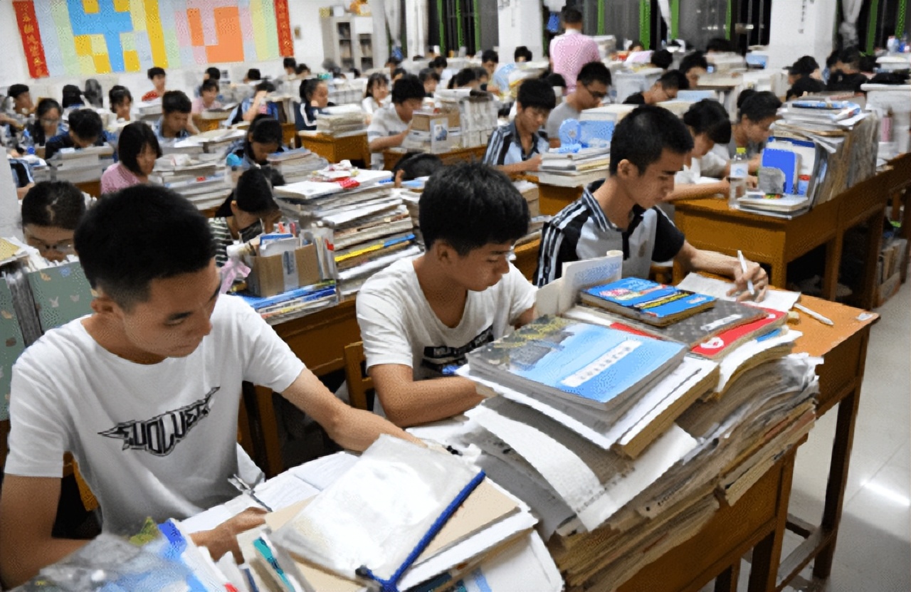 5年前,扬言“高考太简单,耽误我打工”的狂妄少年,现状如何?