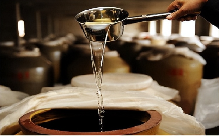 97年赖茅香港回归特制多少钱一瓶,97香港回归纪念版赖茅市场价