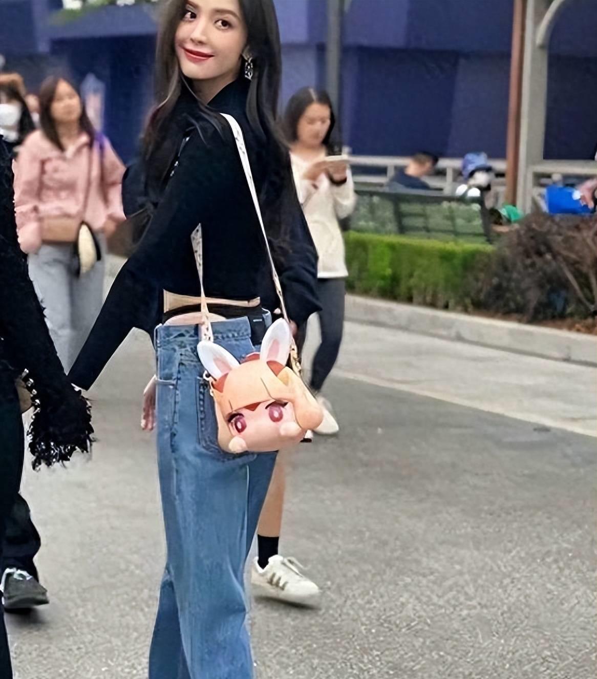 丁字裤、露下乳？这4名女明星肆无忌惮，将“诱惑”玩出了新花样