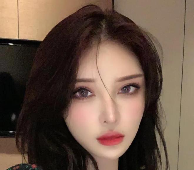 武大教授与年轻女生发生婚外情，一次约会就进行了四次*行为性**