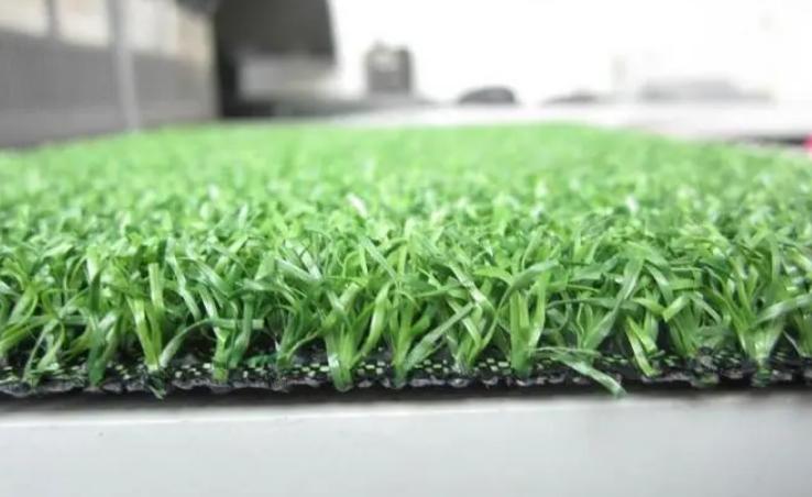 人造草坪减震垫施工全过程,人造草坪施工怎么联系接活